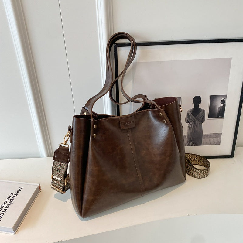 The Eleanor Shoulder Bag